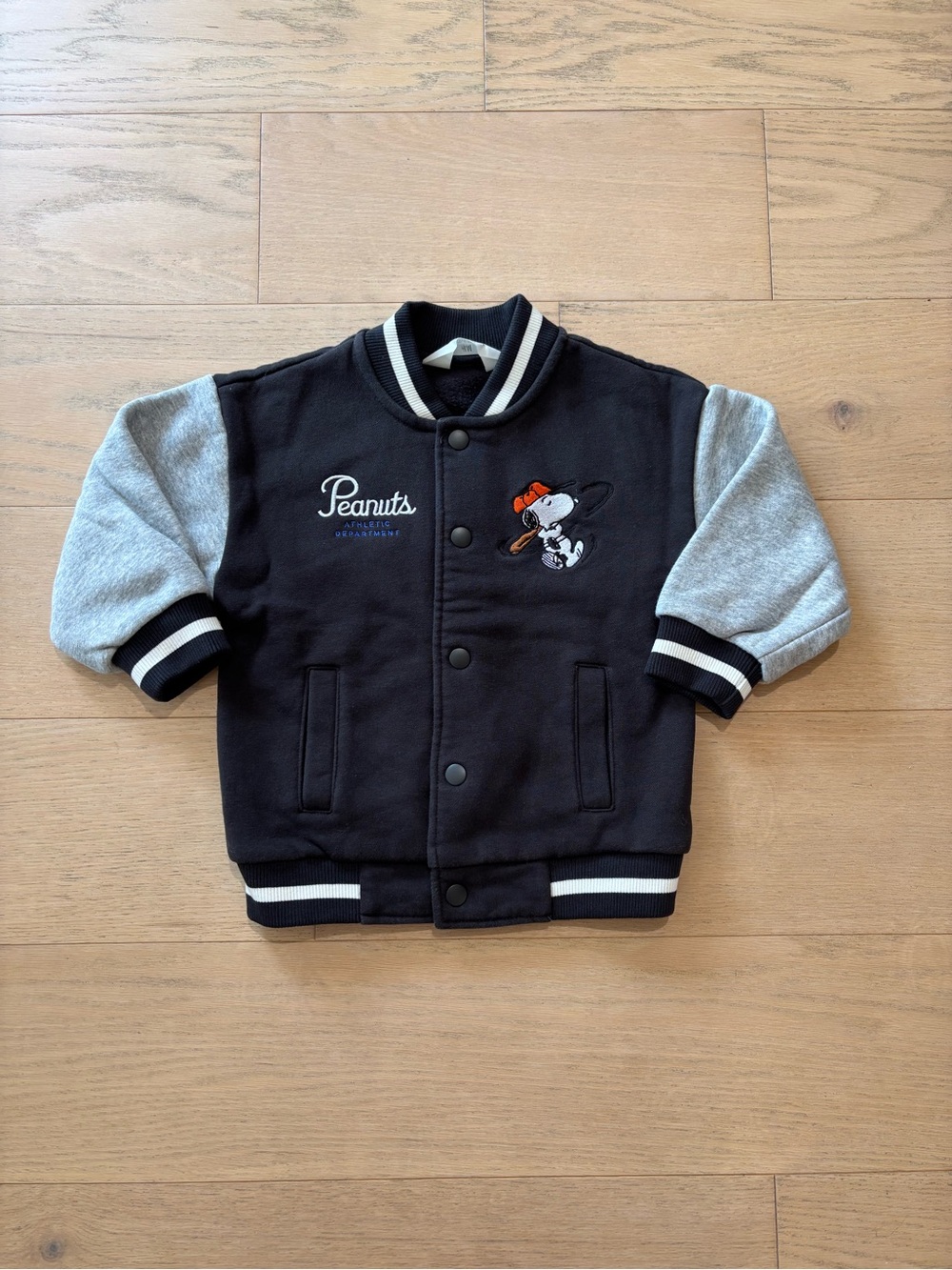 H&M kid black and grey snoopy bomber jacket, US 3/4T